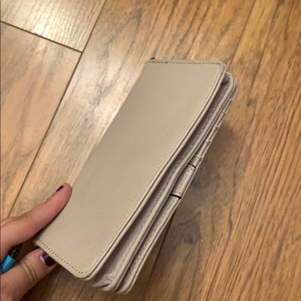 target wallet - Picture 3 of 3